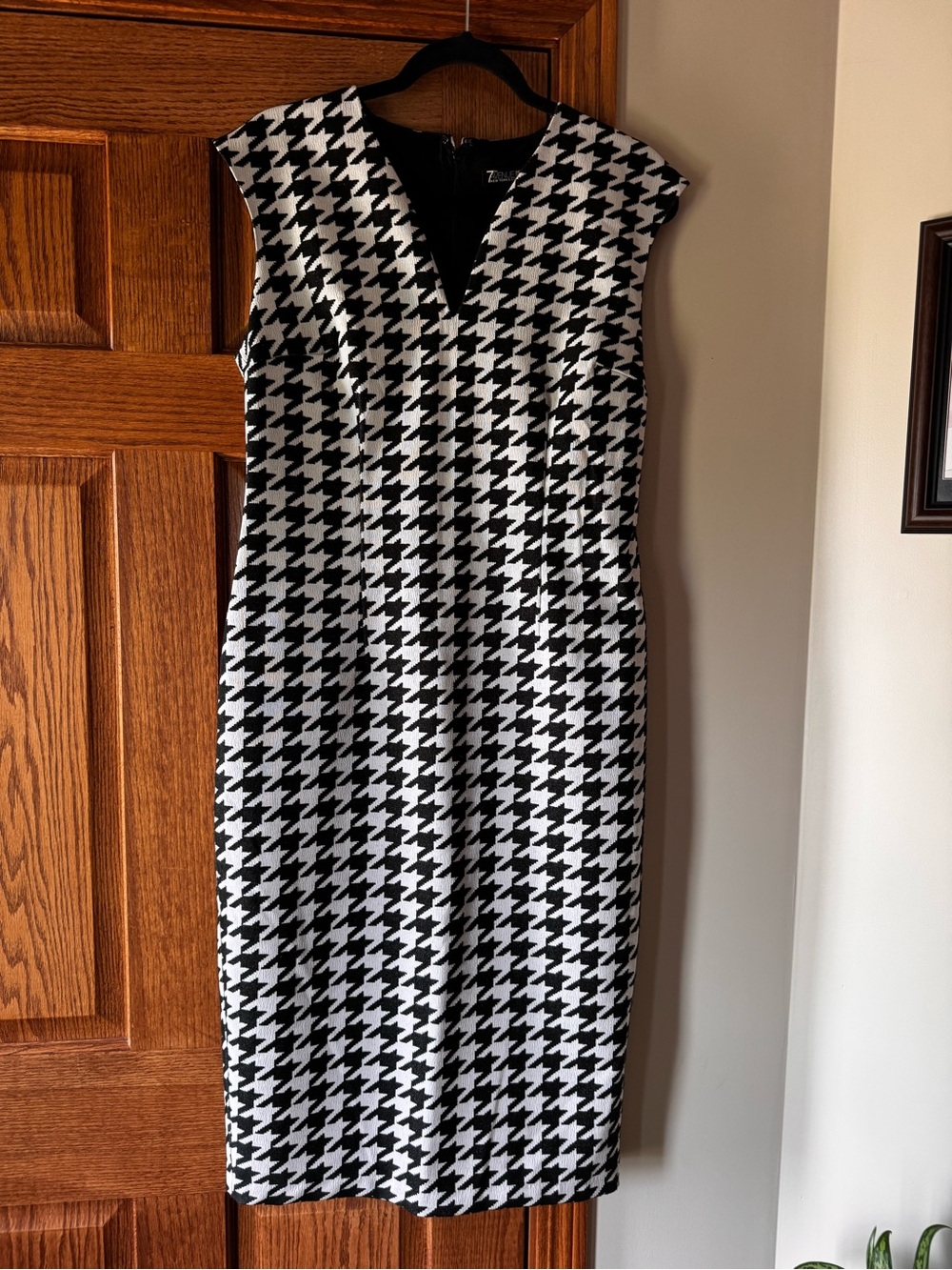 Zara Black & White Houndstooth Midi Sheath Dress